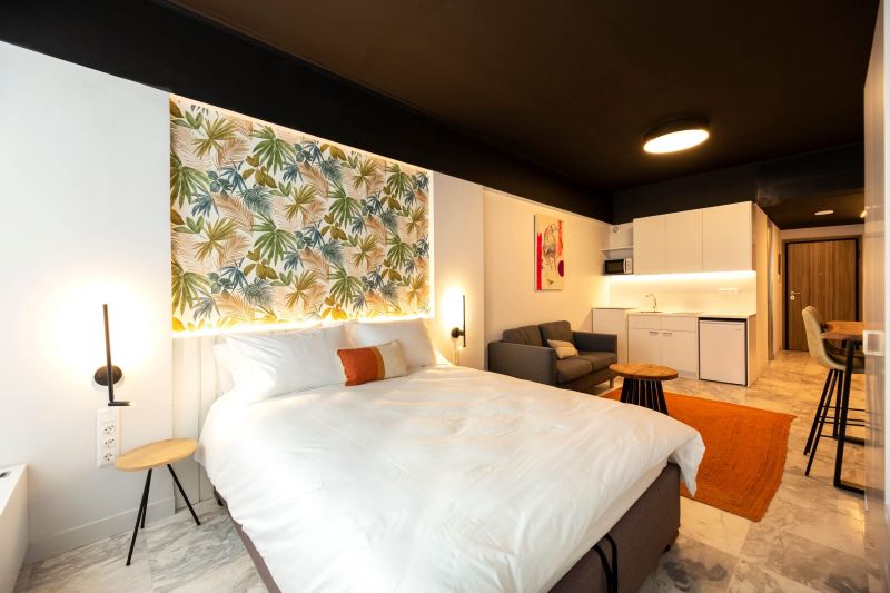 Airbnb in Ermou Street