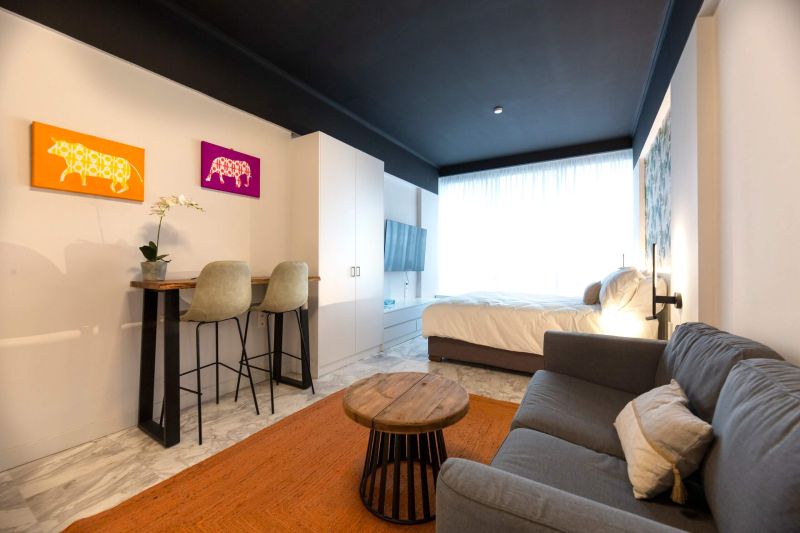 Airbnb in Ermou Street