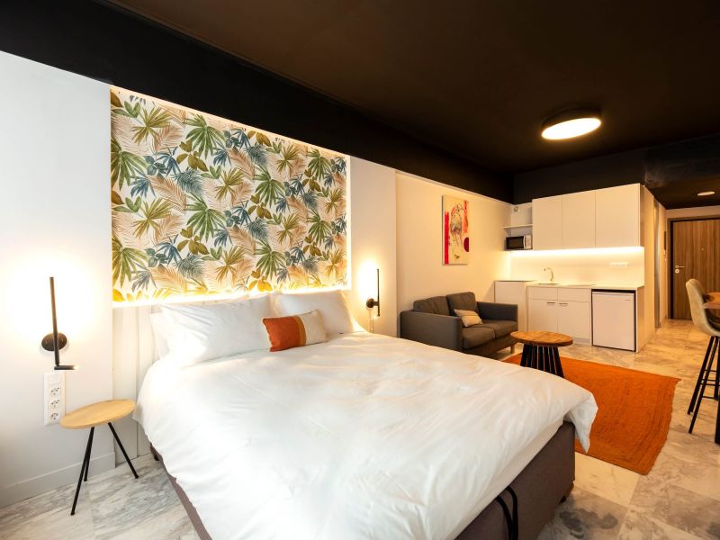 Airbnb in Ermou Street