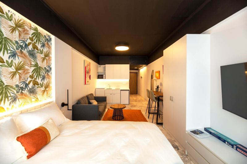 Airbnb in Ermou Street
